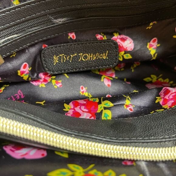 Betsey Johnson off white red and black sequins and quilted Medium satchel - Picture 12 of 16